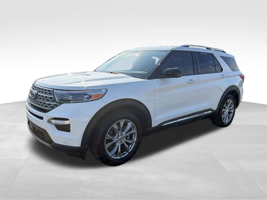 Used 2022 White Metallic Ford Limited image 3