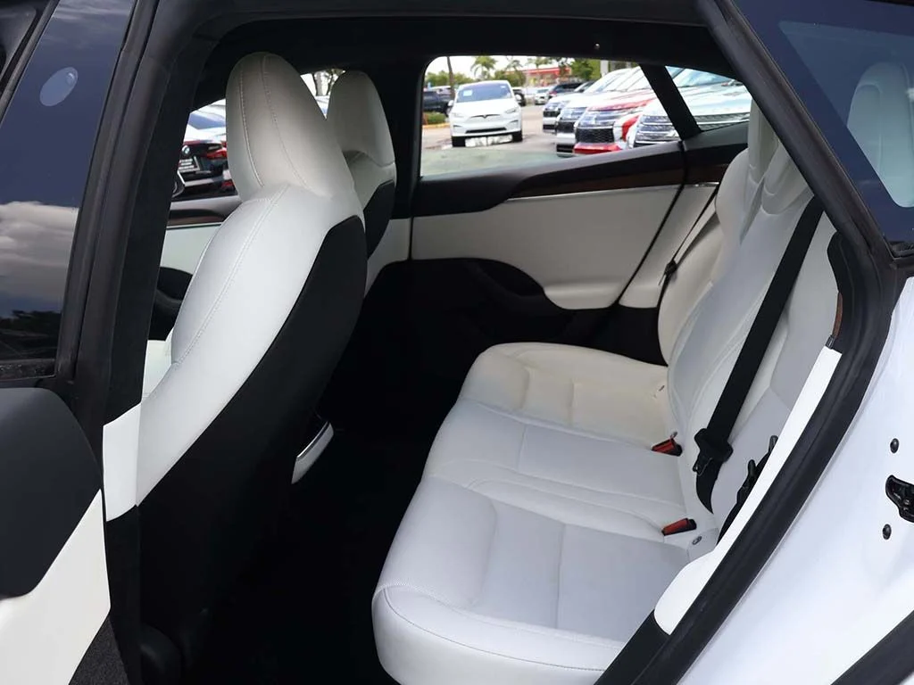 Used 2023 White Tesla Standard Range image 34