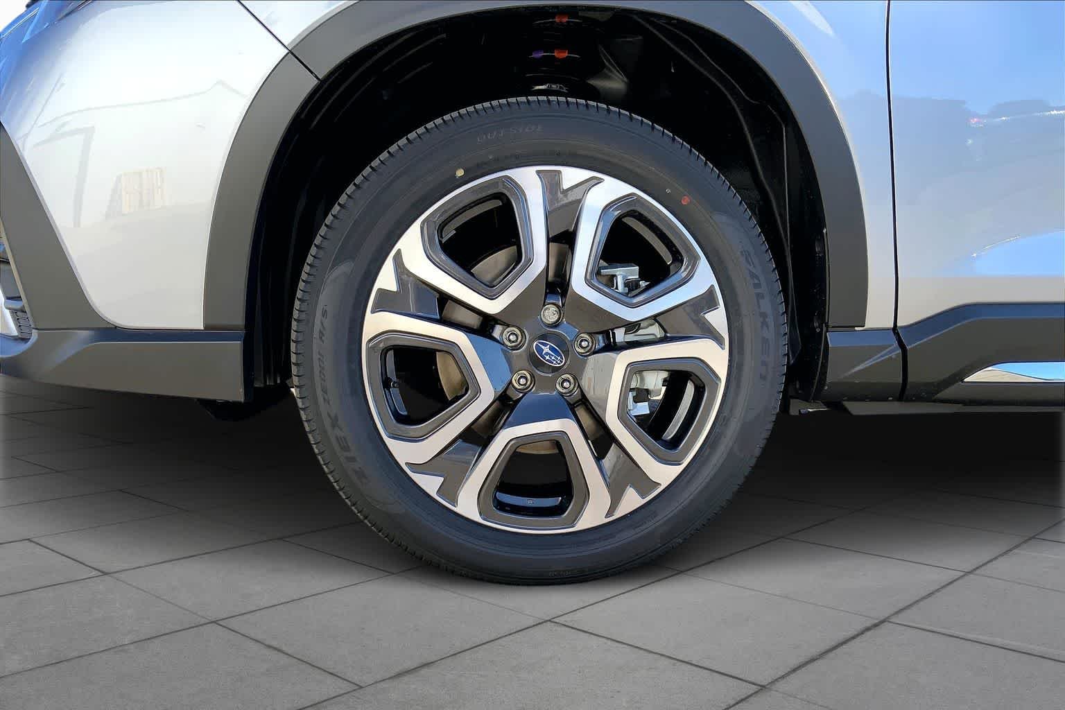 2026 Subaru Ascent Limited - Photo 11
