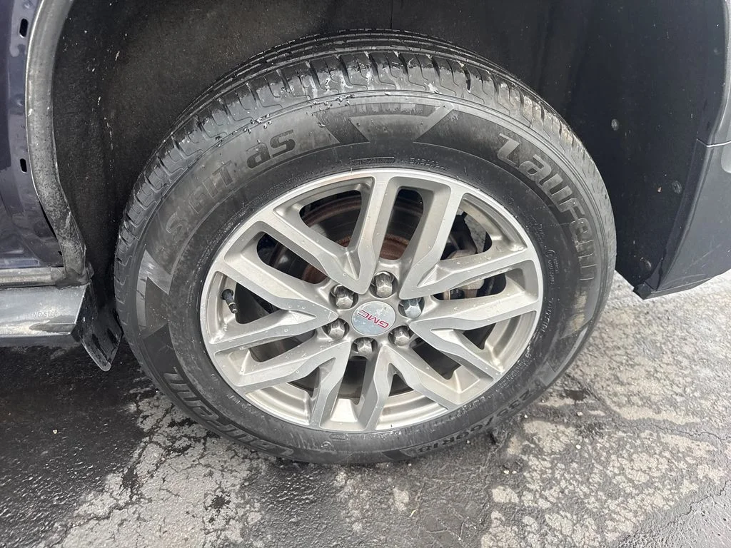 Used 2018 Blue GMC SLE-2 image 35