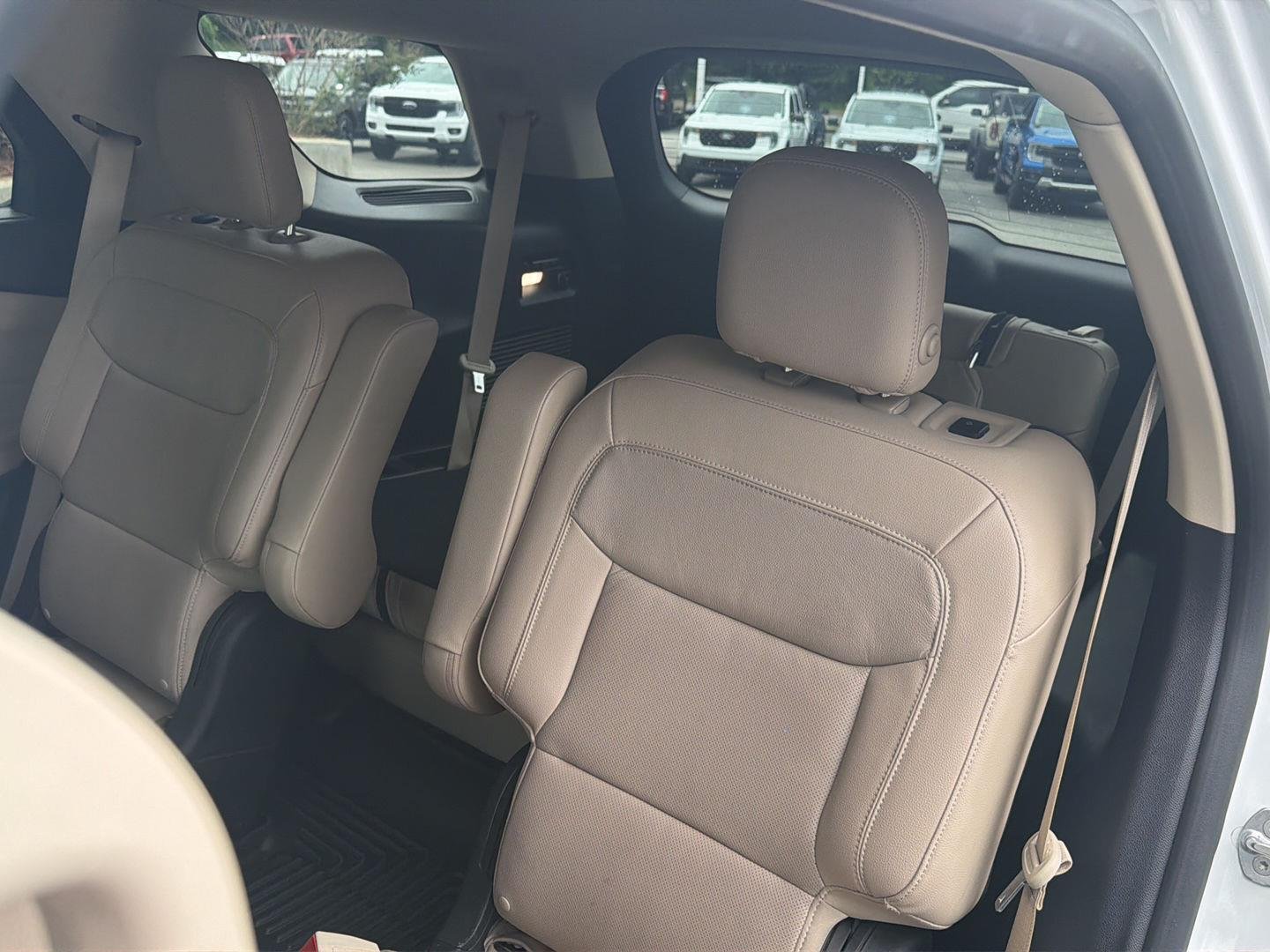 Used 2020 Oxford White Ford Limited image 35