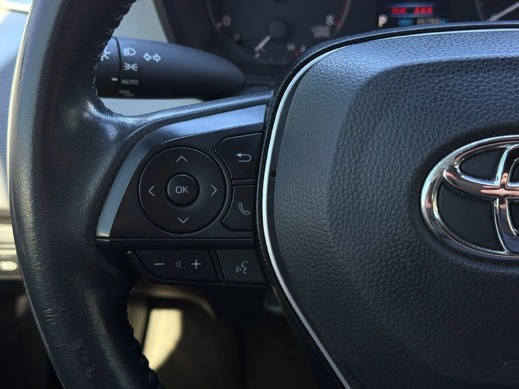 Used 2024  Toyota SE image 18