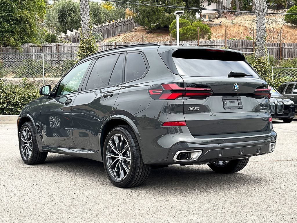 New 2026 Dravit Grey Metallic BMW xDrive40i image 17
