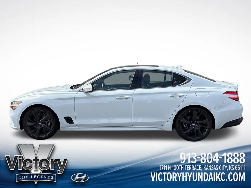 Used 2023 White Genesis 2.0T image 2