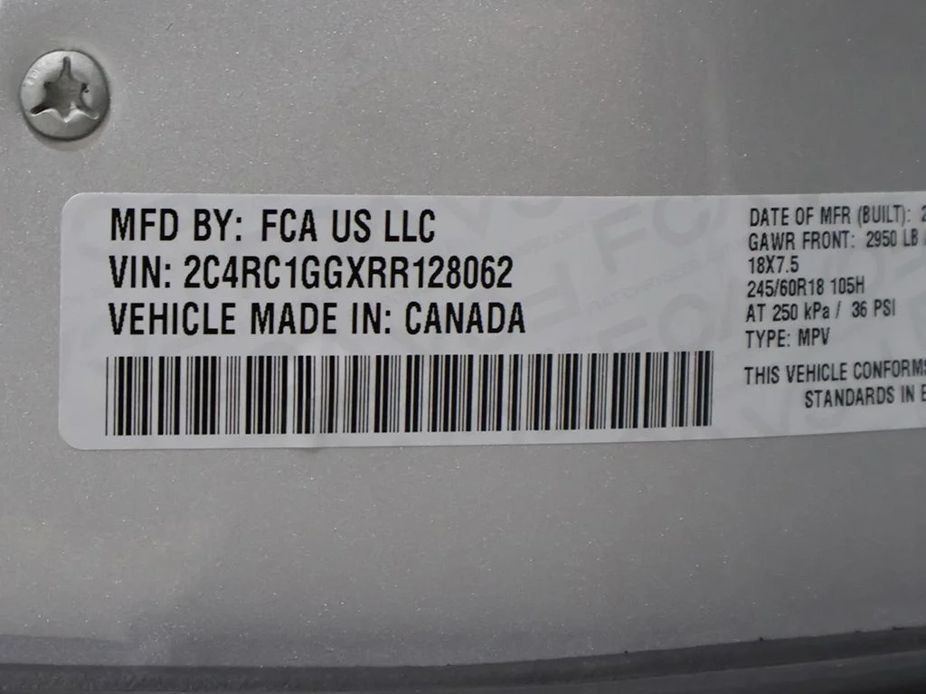 Used 2024 Silver Mist Clearcoat Chrysler Limited image 56