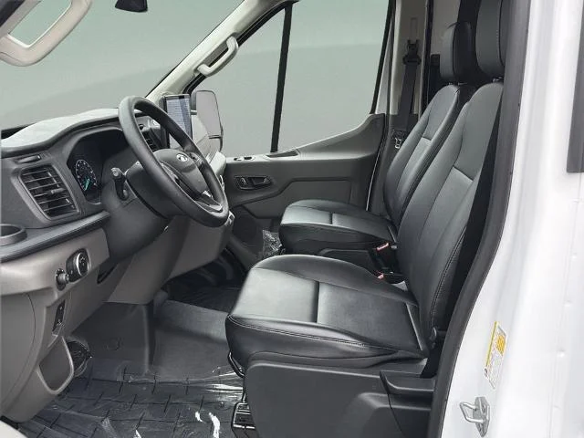 2025 Ford E-Transit Cargo Van Base - Photo 16
