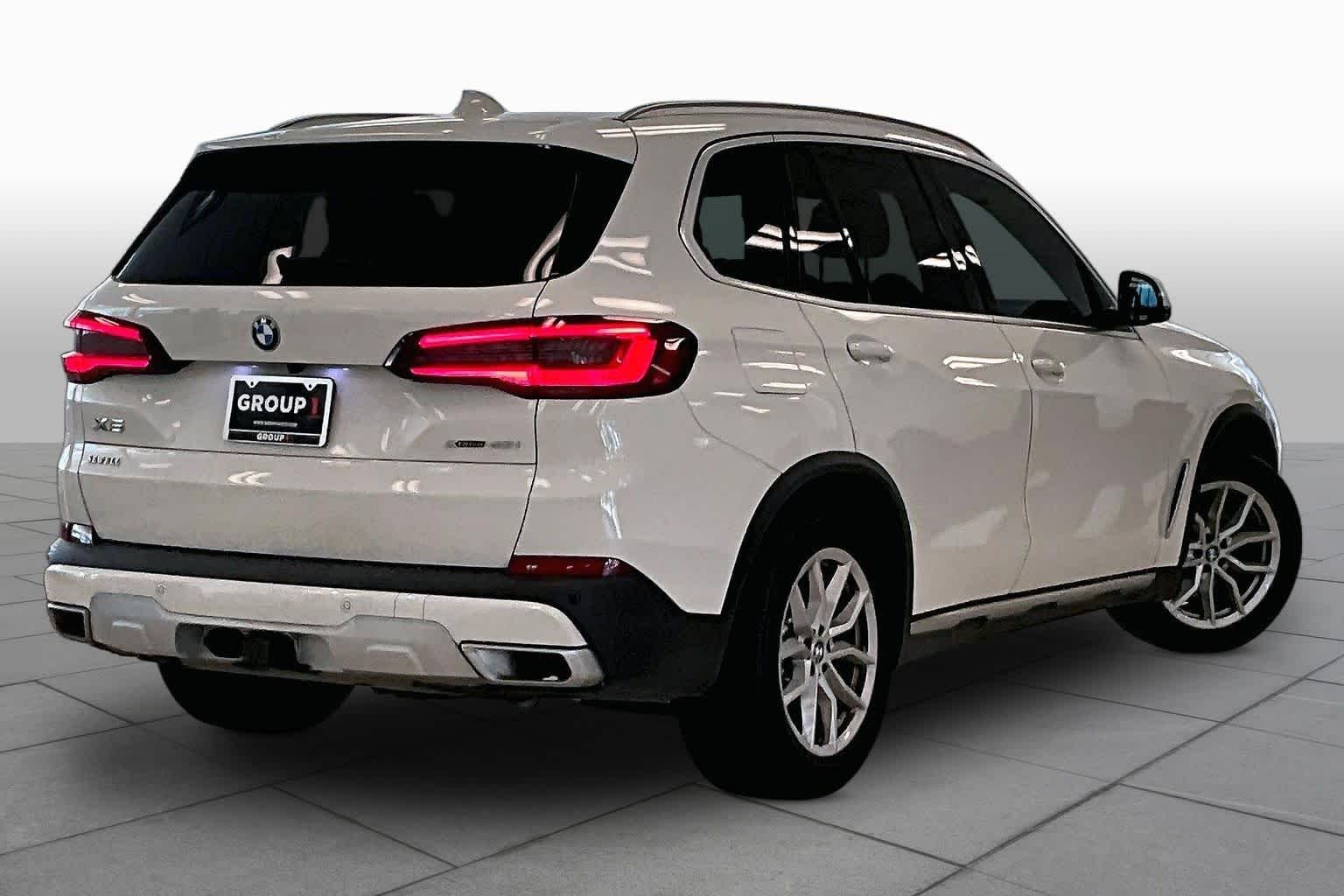 Used 2023 Alpine White BMW xDrive40i image 12
