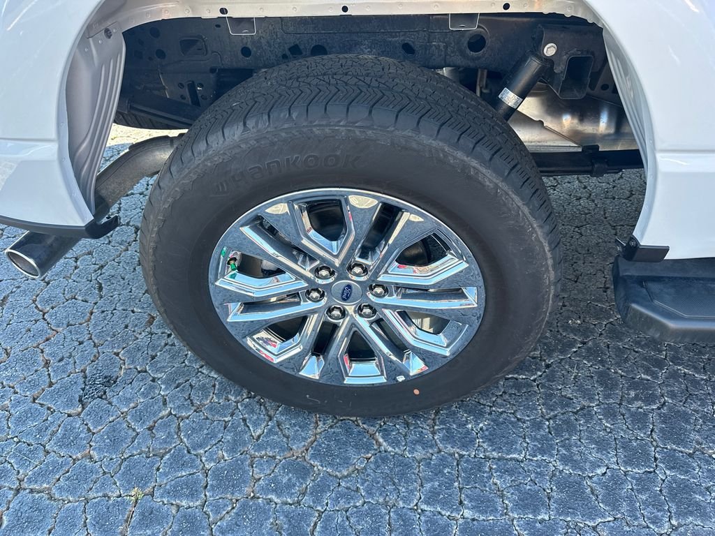 New 2025 White Ford Lariat image 17