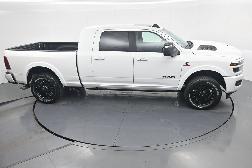 New 2027 Bright White Clear-Coat Exterior Paint RAM Limited image 25