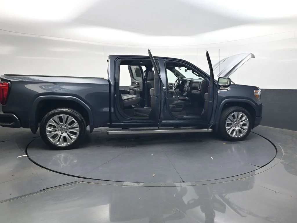 Used 2022 Blue GMC Denali image 43