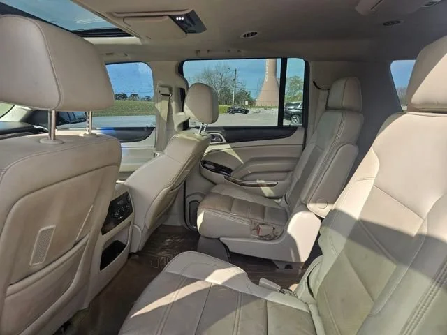 Used 2016 SPARKLING SILVER METALLIC GMC Denali image 25