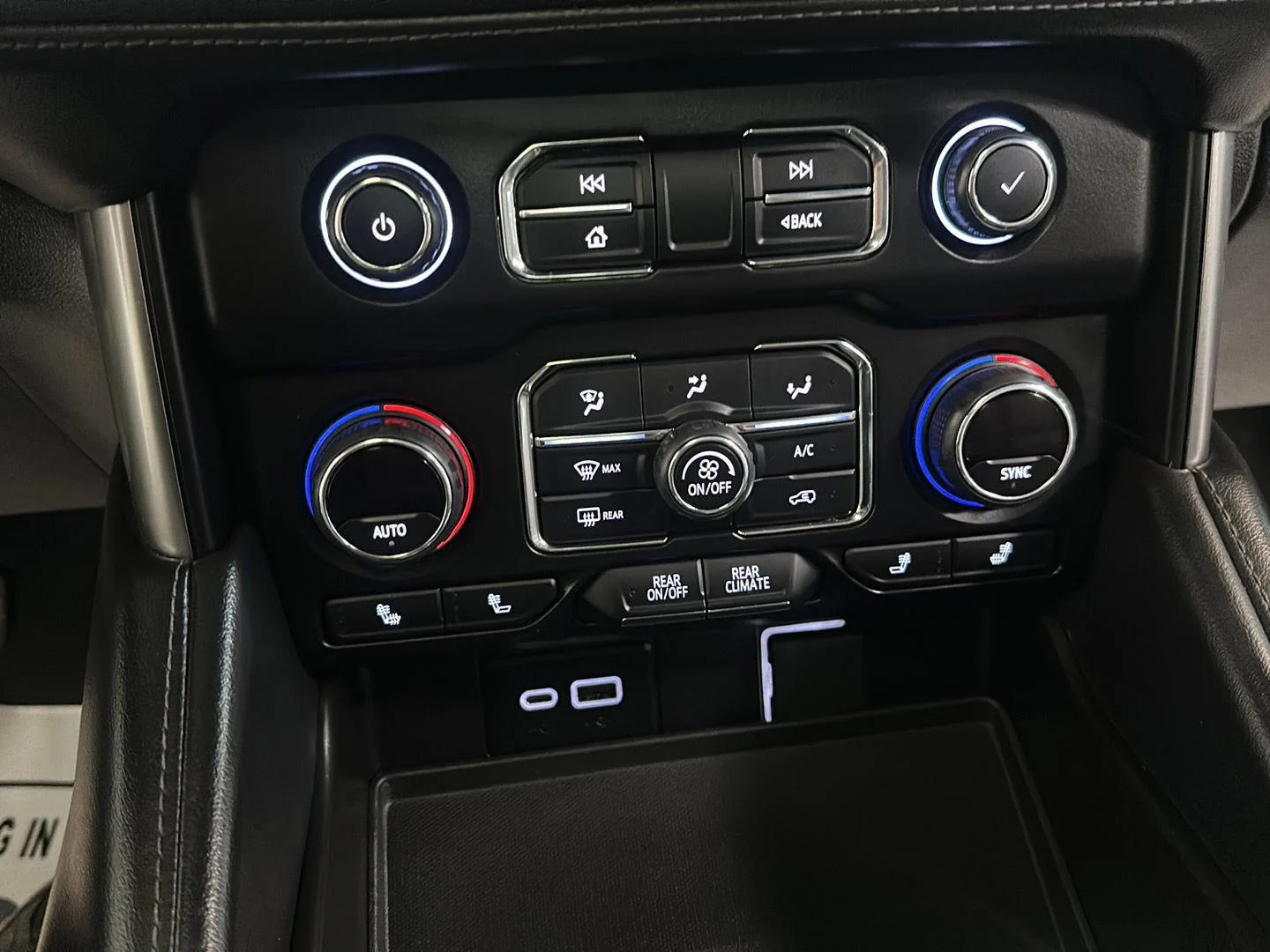 Used 2022 Black Chevrolet Z71 image 19