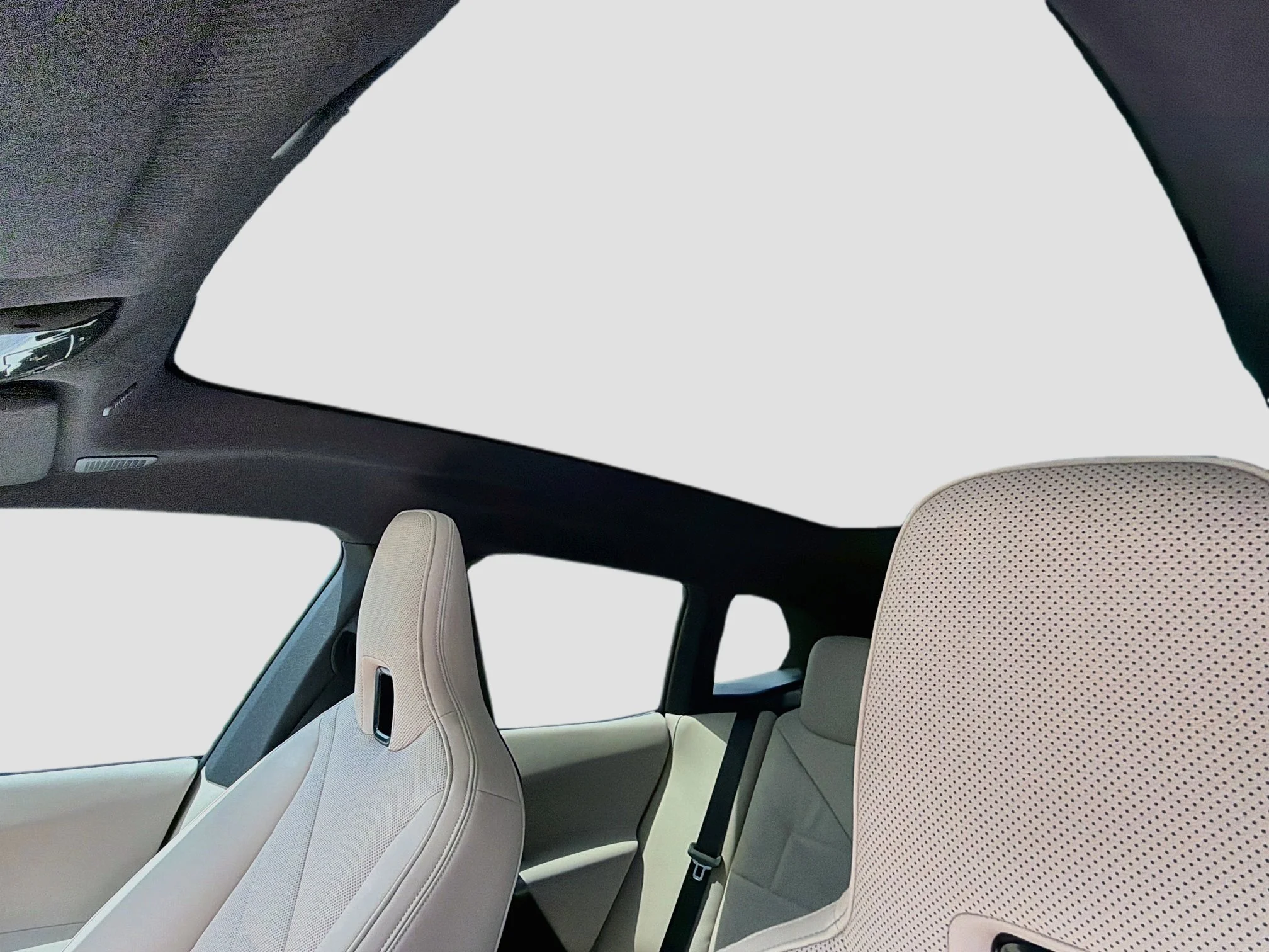 2025 BMW iX M60 - Photo 28