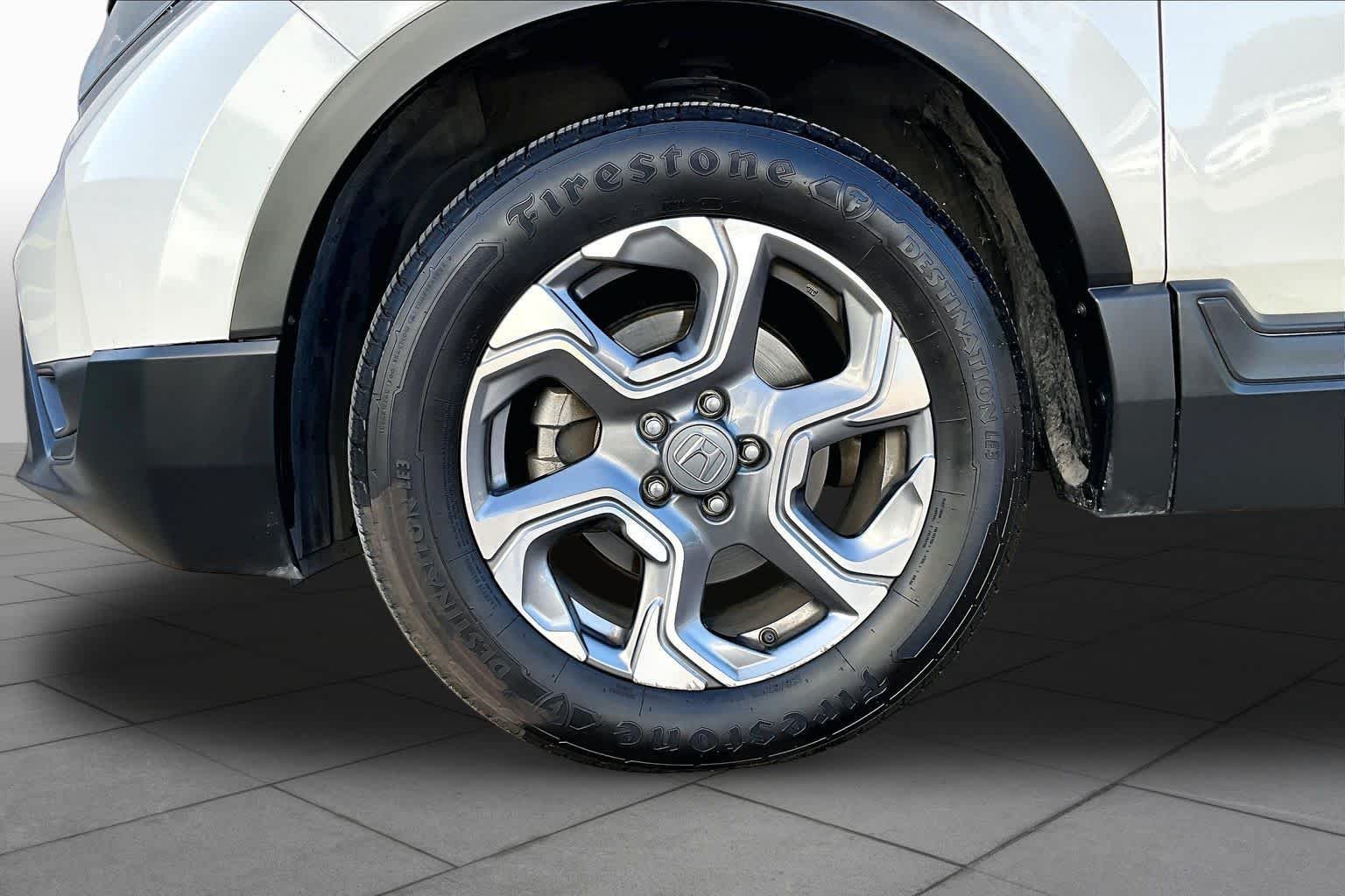 Used 2018 White Diamond Pearl Honda EX image 11