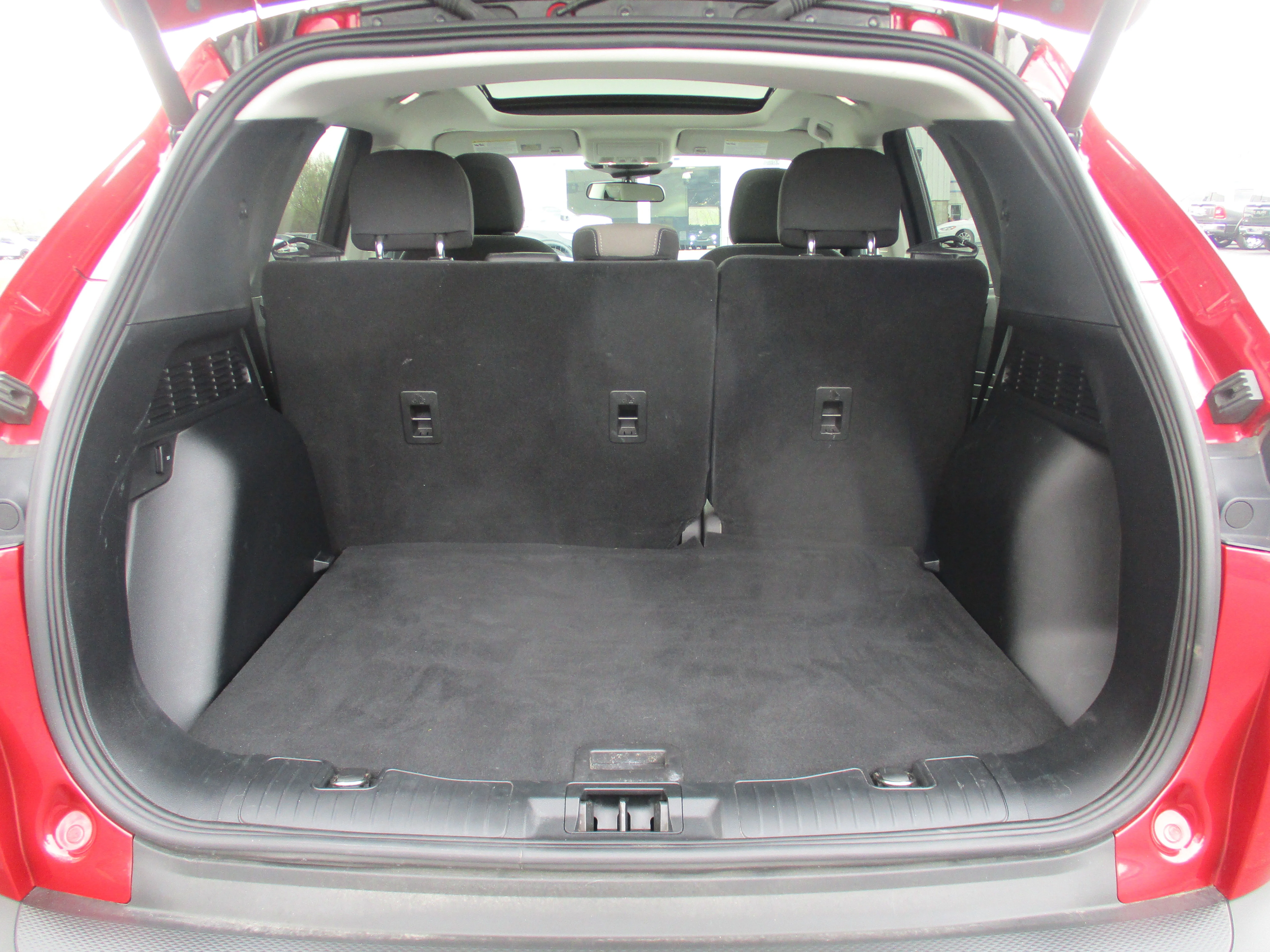 Used 2022 Rapid Red Metallic Tinted Clearcoat Ford SE image 44