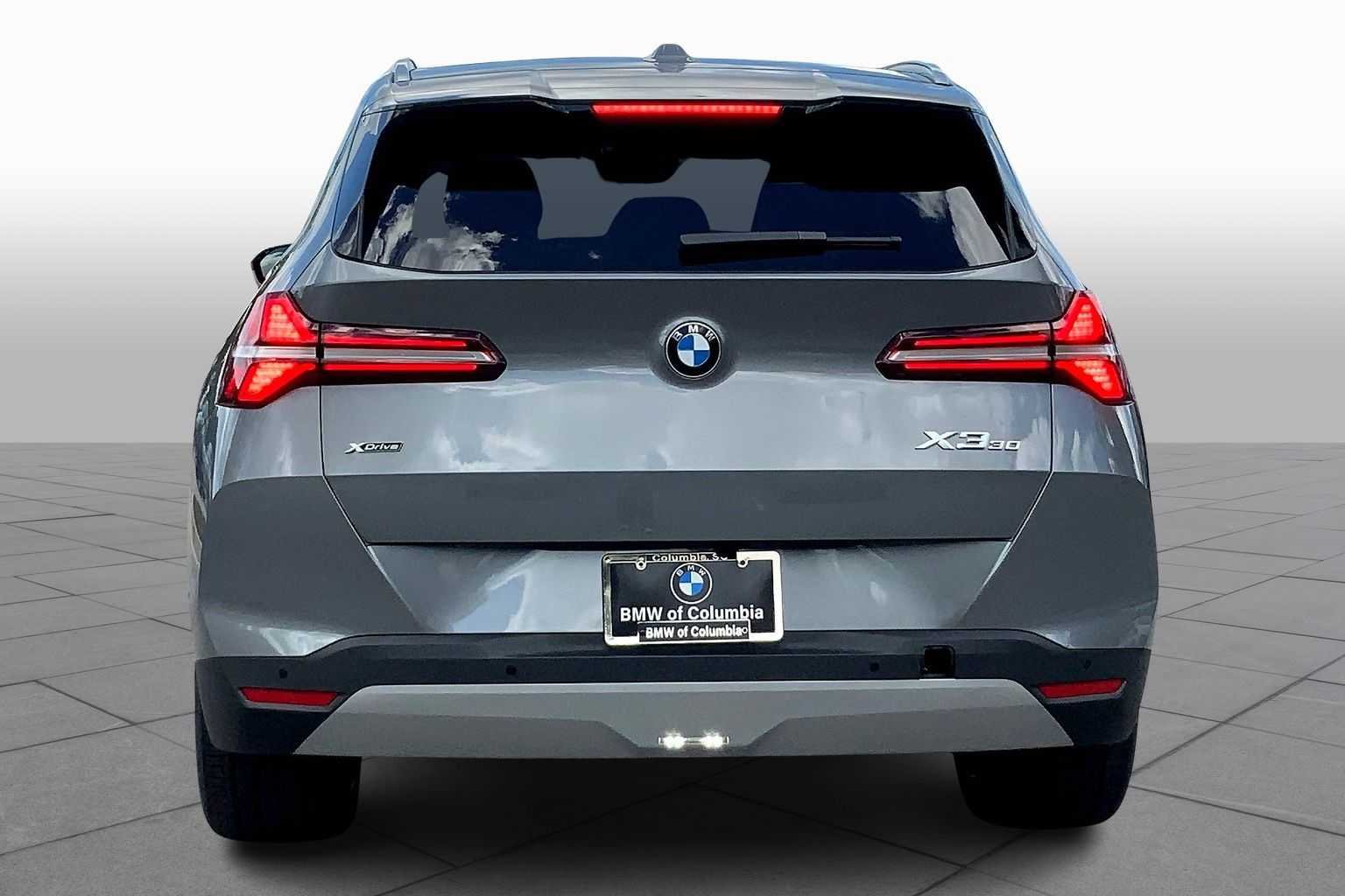 Used 2026 Skyscraper Grey Metallic BMW 30 xDrive image 4
