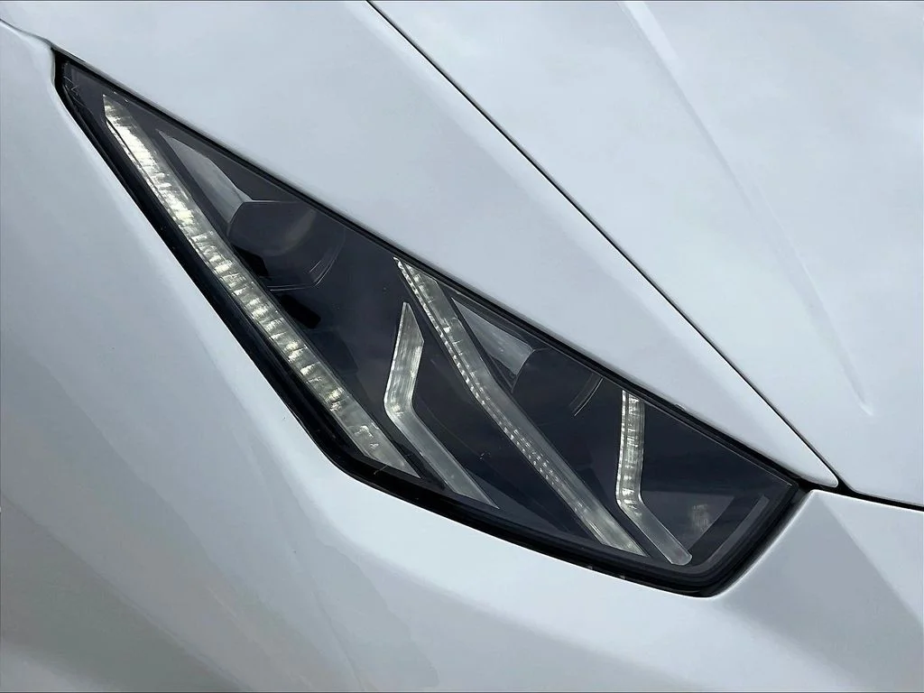 Used 2019  Lamborghini LP580-2S image 28
