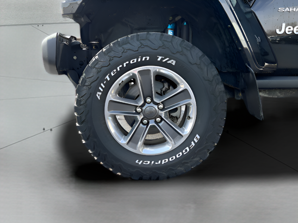 Used 2018 Black Jeep Unlimited Sahara image 27