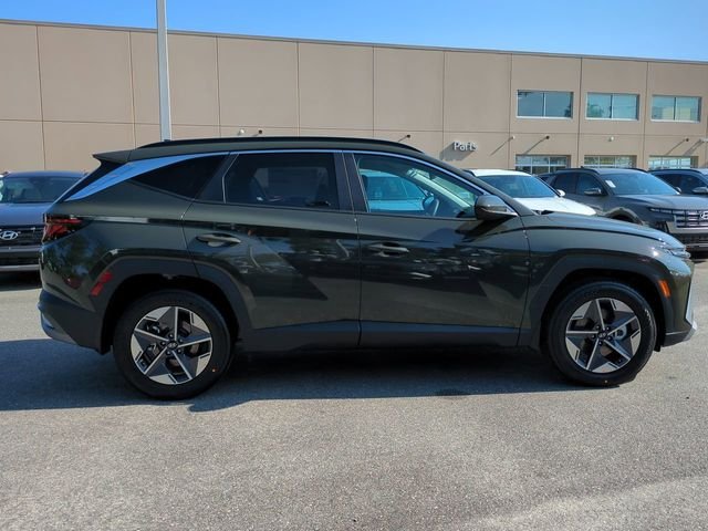 New 2026 Green Hyundai SEL FWD image 30