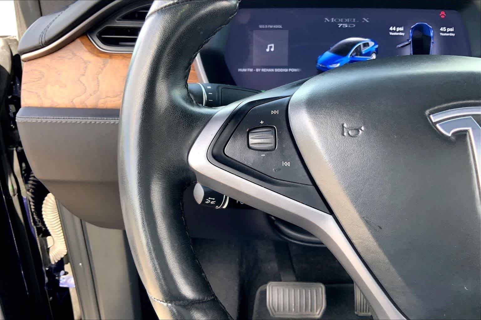 Used 2018 Deep Blue Metallic Tesla 75D image 22