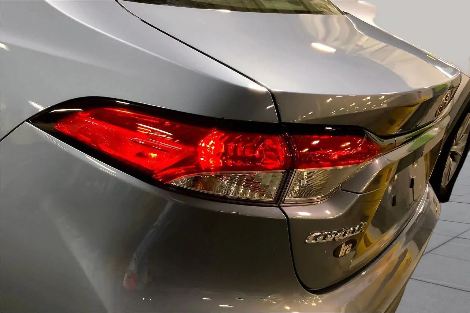 Used 2023 Celestite Toyota LE image 29
