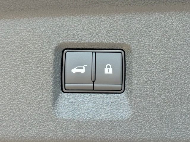 New 2026 RADIANT WHITE INFINITI Sport AWD image 38