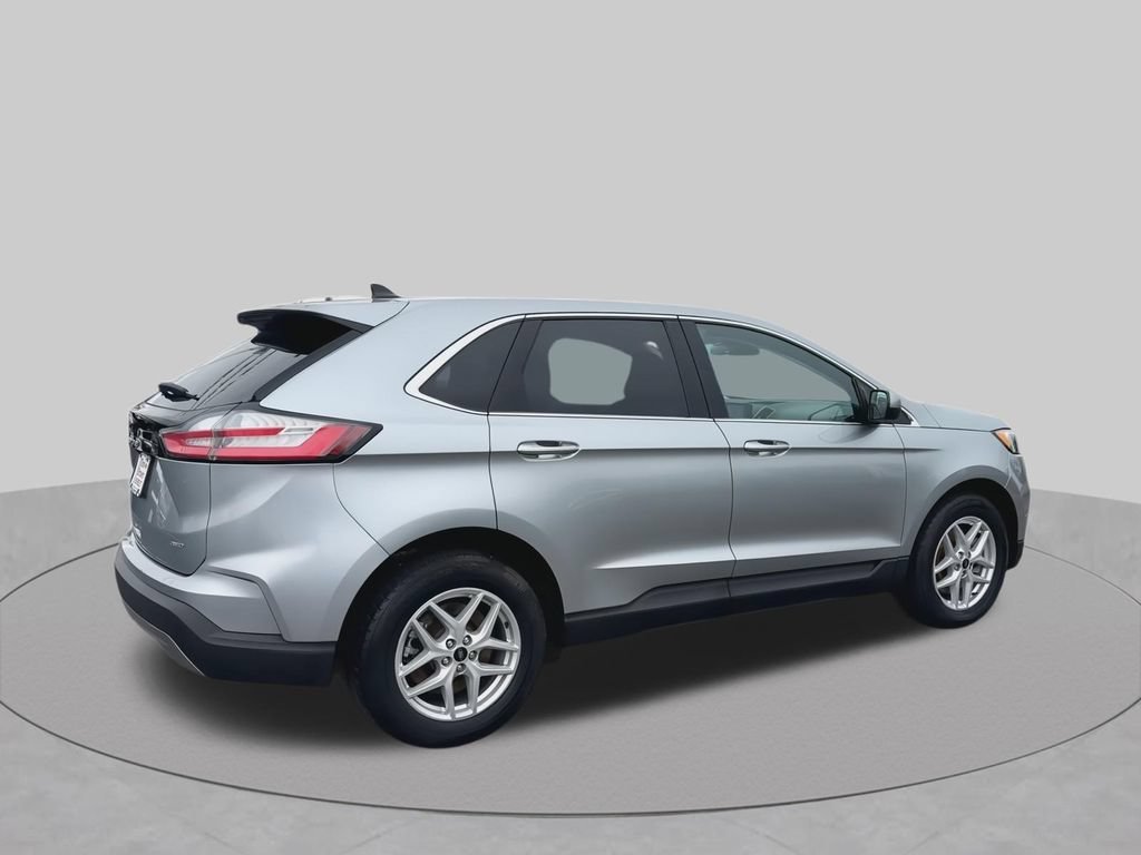 Used 2024 Silver Ford SEL image 10