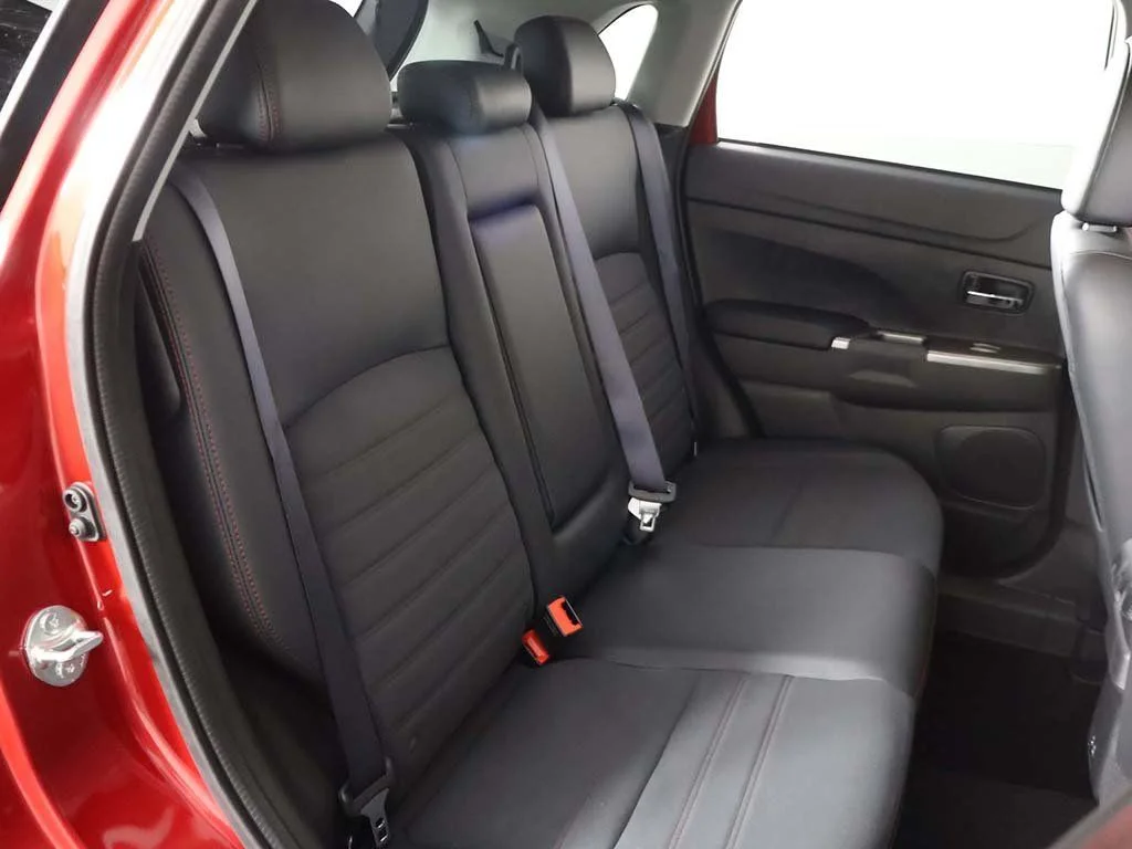 2025 Mitsubishi Outlander Sport SE - Photo 29