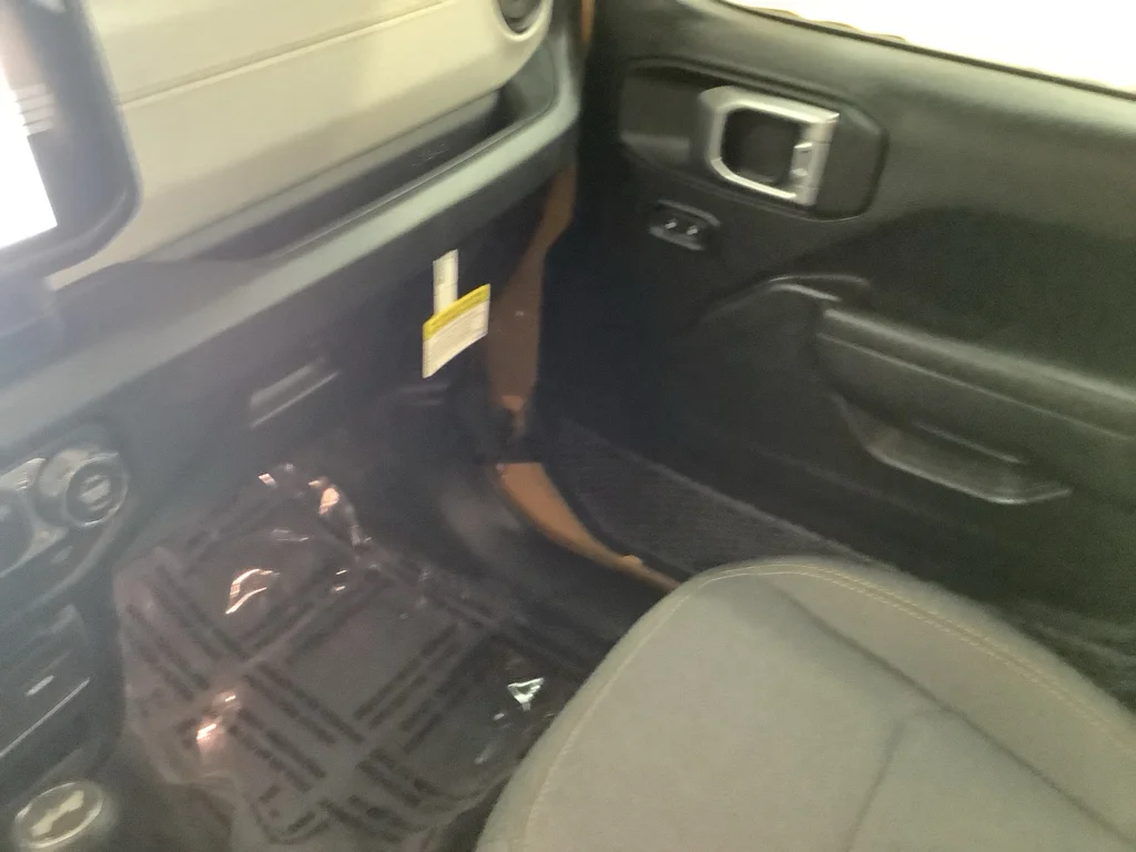 New 2026 Goldilocks Exterior Paint Jeep Sport image 21