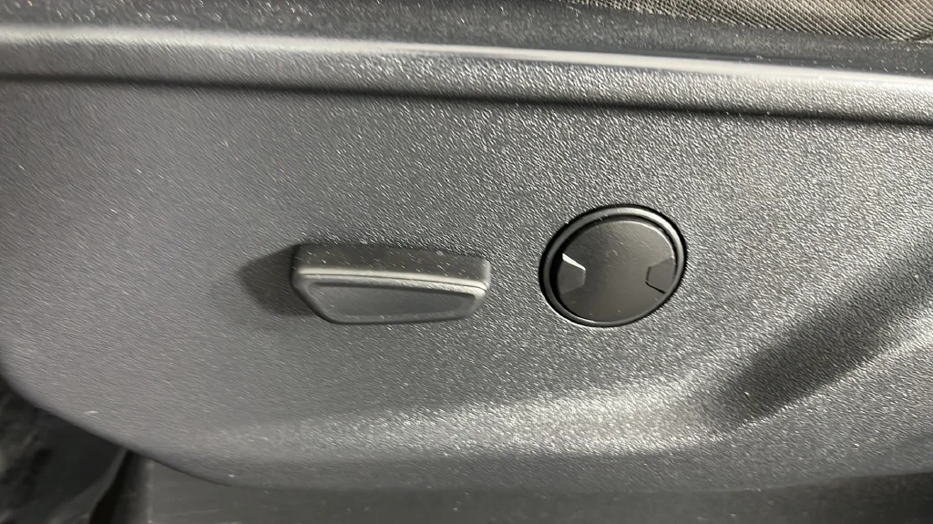 Used 2023 White Ford XLT image 35