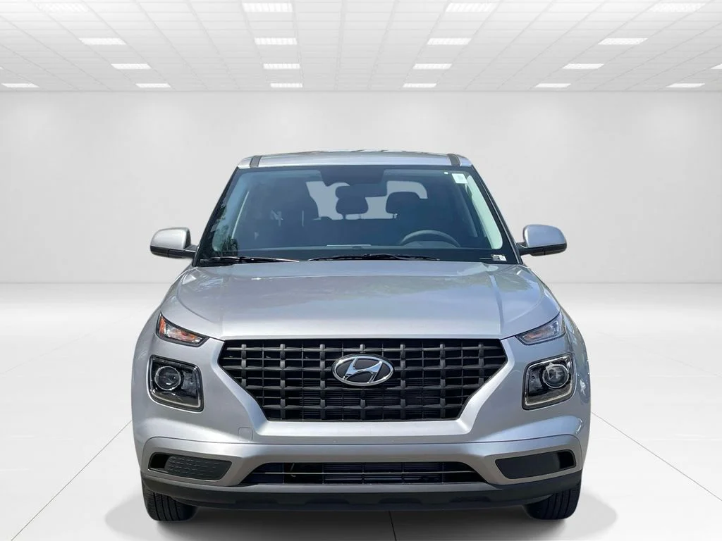 New 2026 Silver Hyundai SE image 2