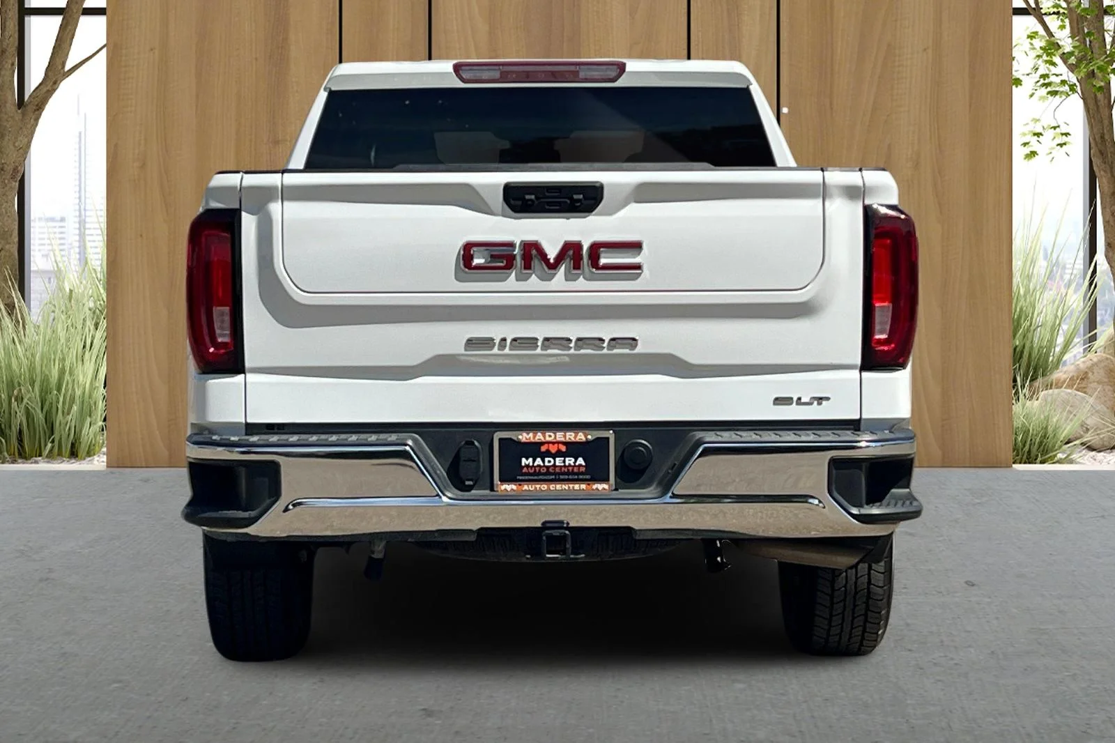 Used 2024 White GMC SLT image 5