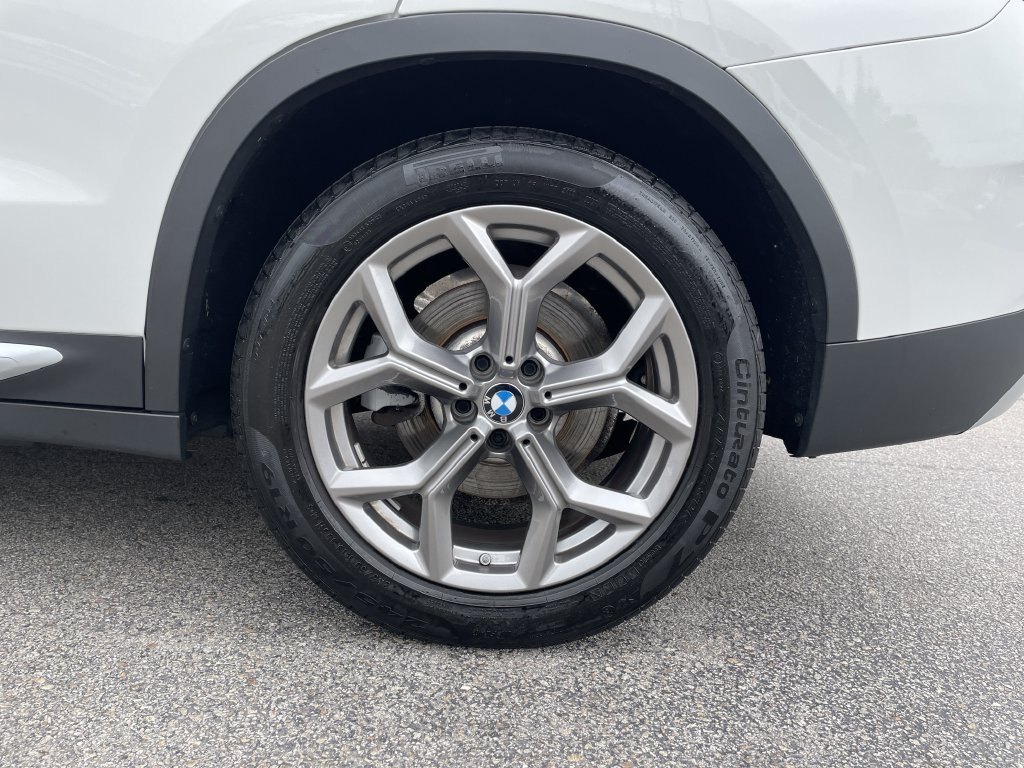 Used 2023 White BMW xDrive30i image 10