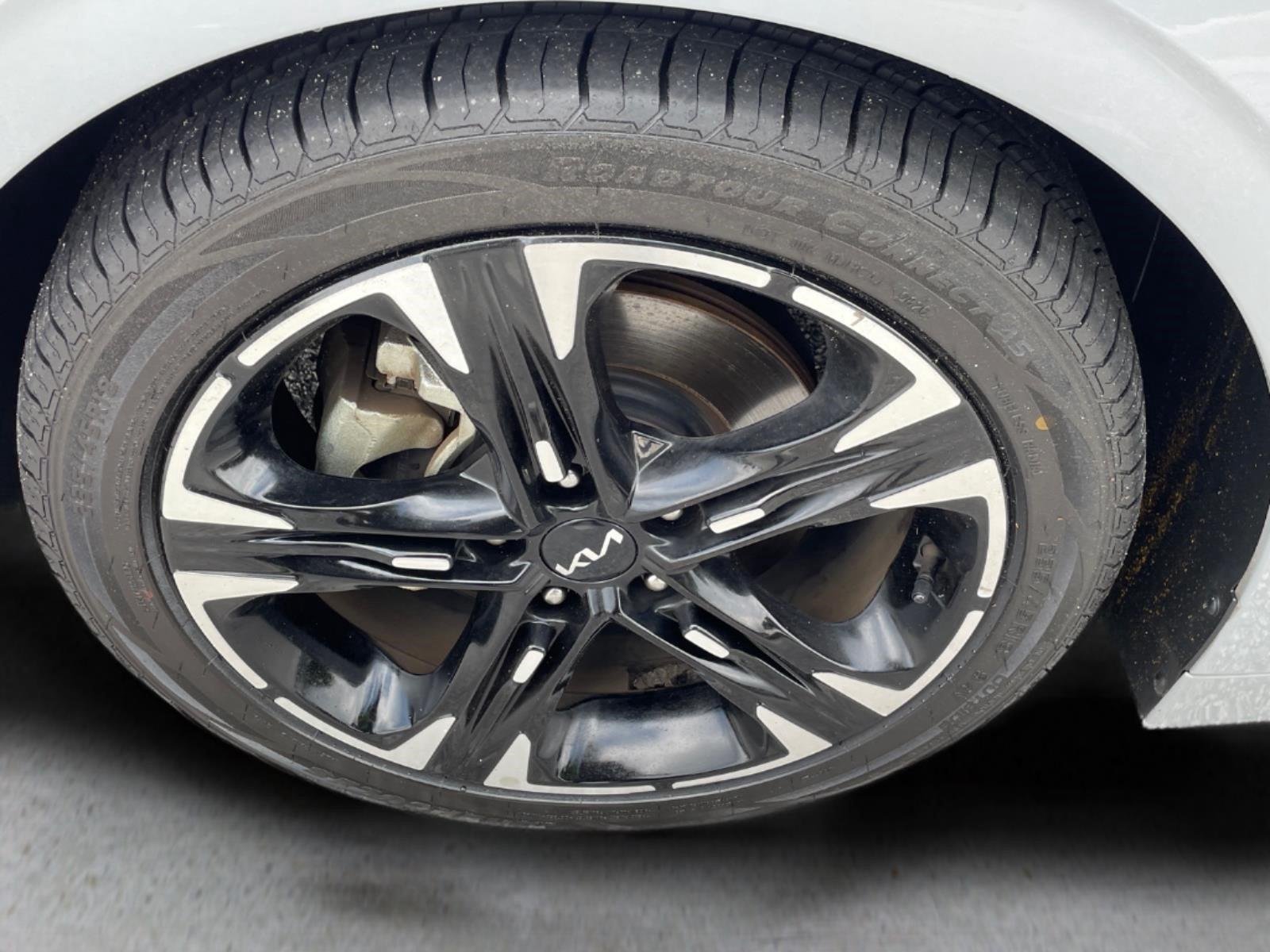 Used 2023 Wolf Gray Kia GT-Line image 13