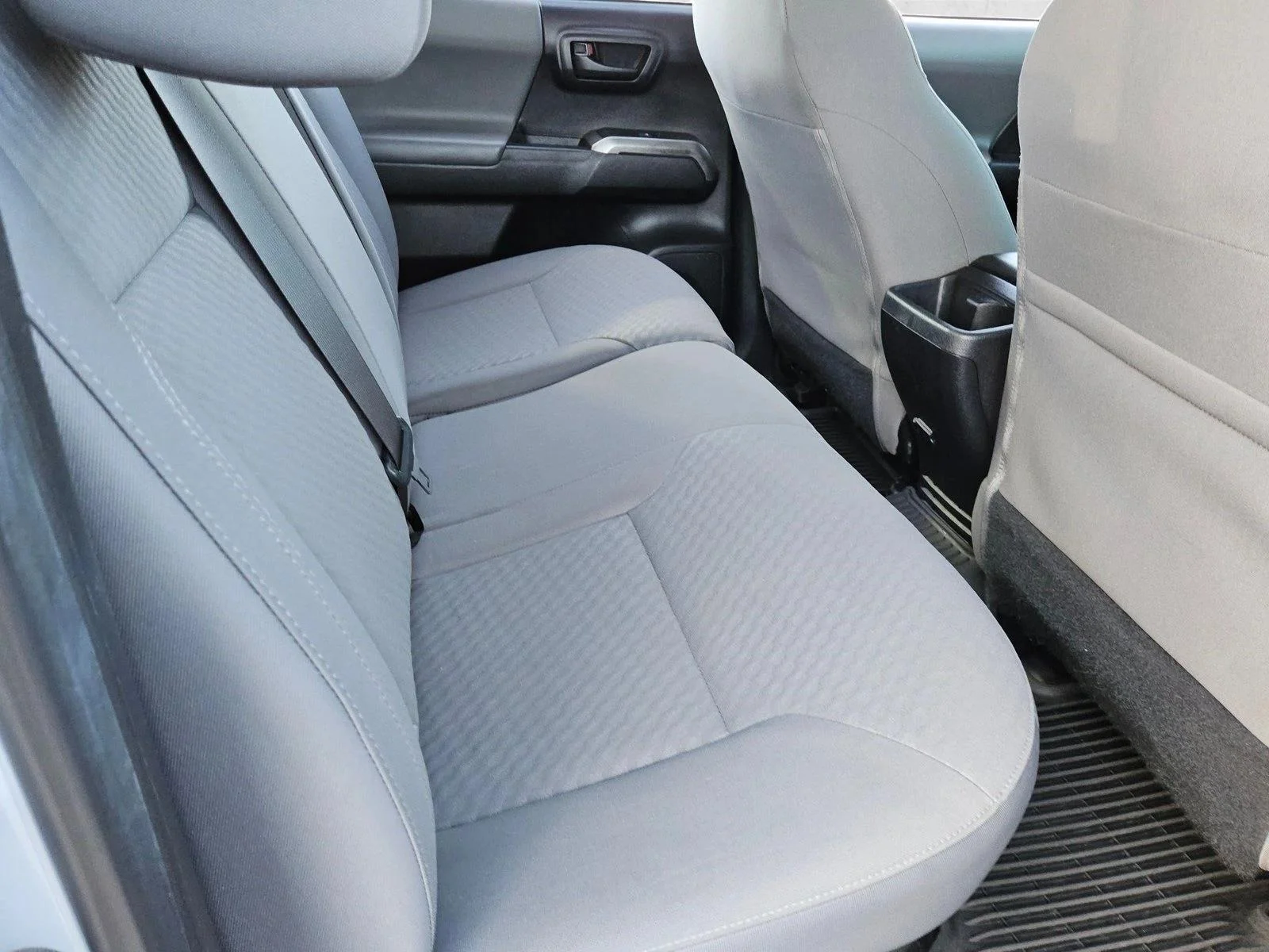 Used 2020 Cement Toyota SR5 image 17