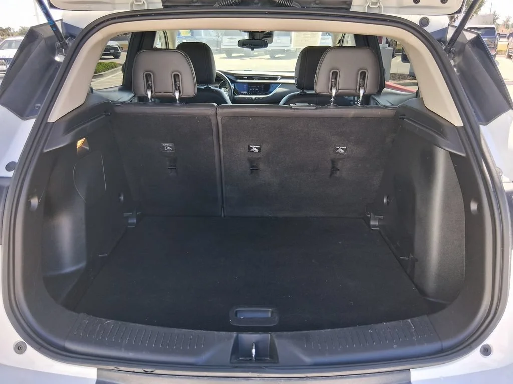 Used 2023 SUMMIT WHITE Buick Select image 6