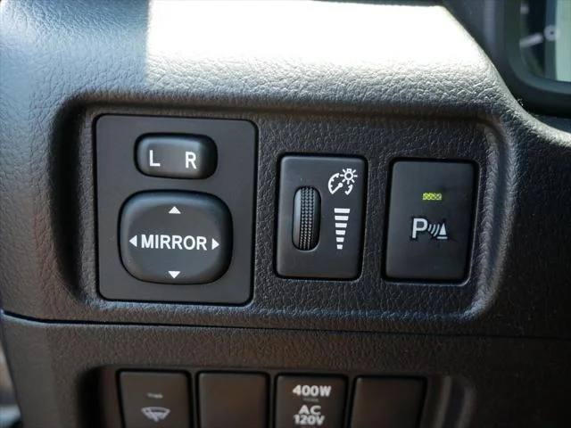Certified Used 2018 MAGNETIC GRAY MET. Toyota  image 29