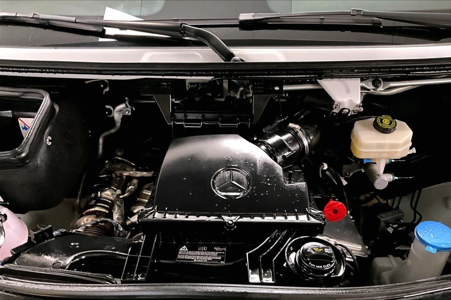 Used 2025 Arctic White Mercedes-Benz  image 29