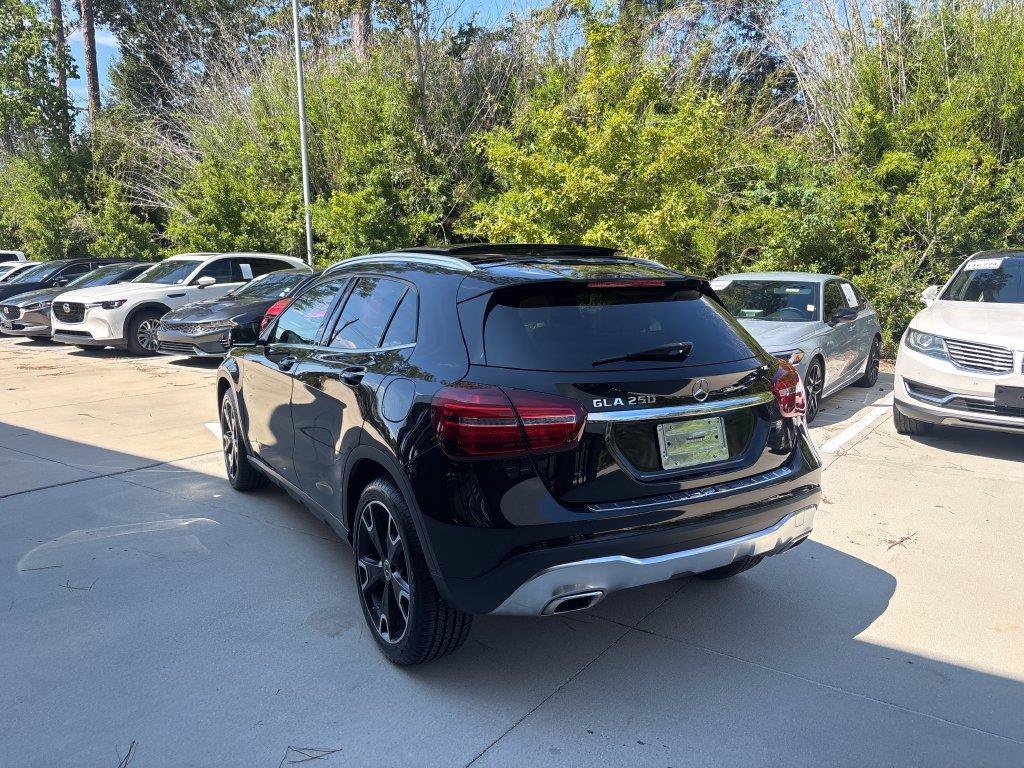 Used 2019 Black Mercedes-Benz GLA 250 image 19