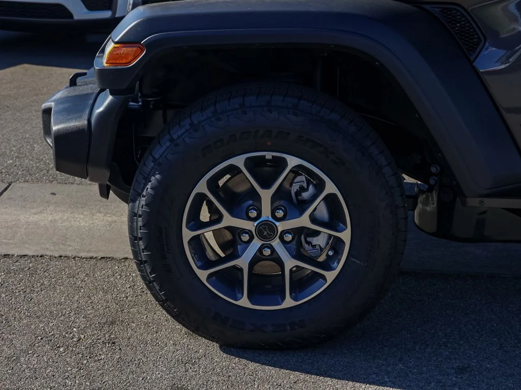 New 2026 Granite Crystal Metallic Clear-Coat Exterior Paint Jeep Unlimited Sport S image 10