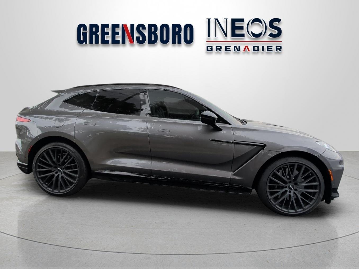 2025 Aston Martin DBX 707 - Photo 6
