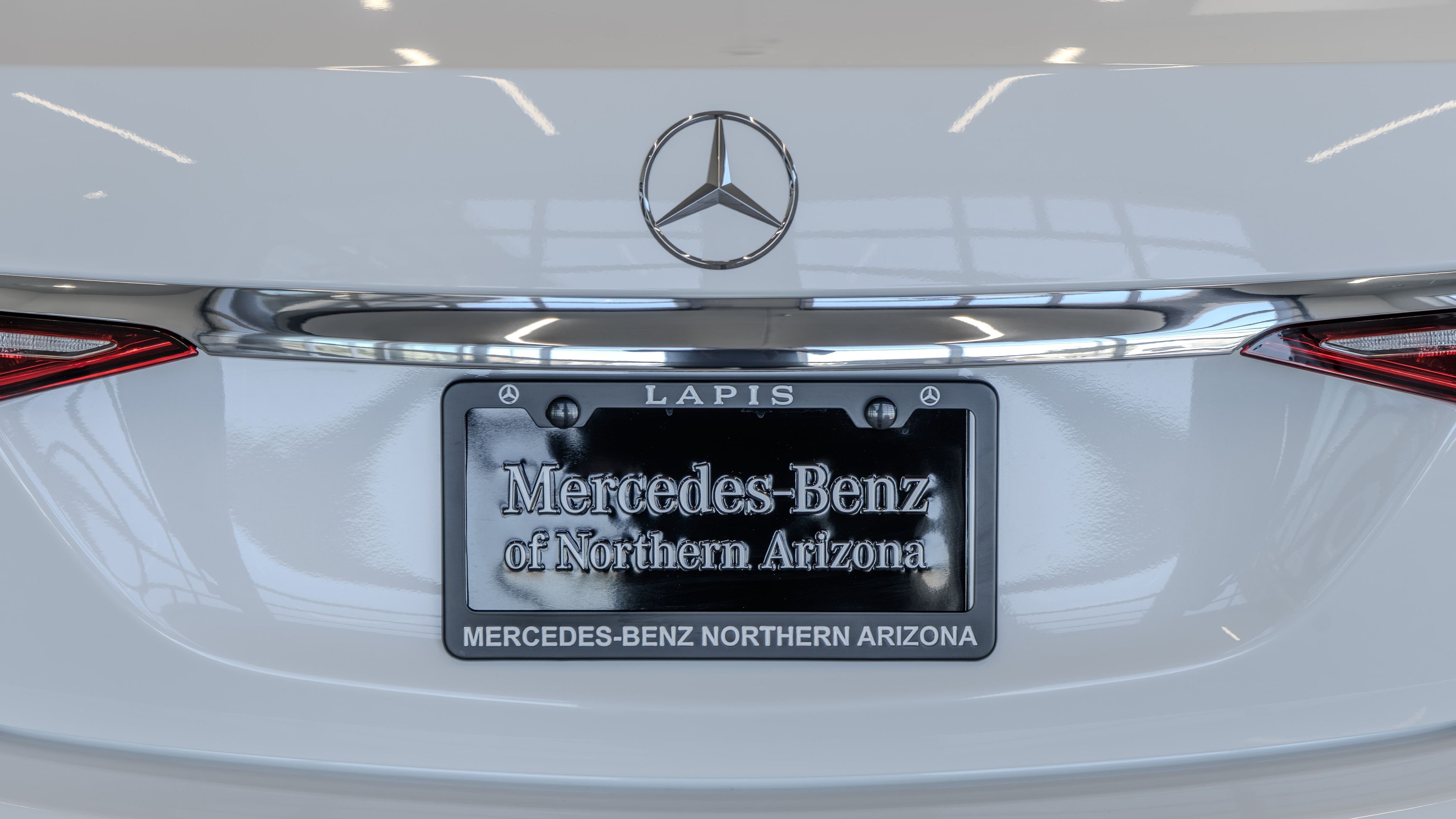 New 2026 MANUFAKTUR Moonlight White Metallic Mercedes-Benz S 63 E AMG® image 15
