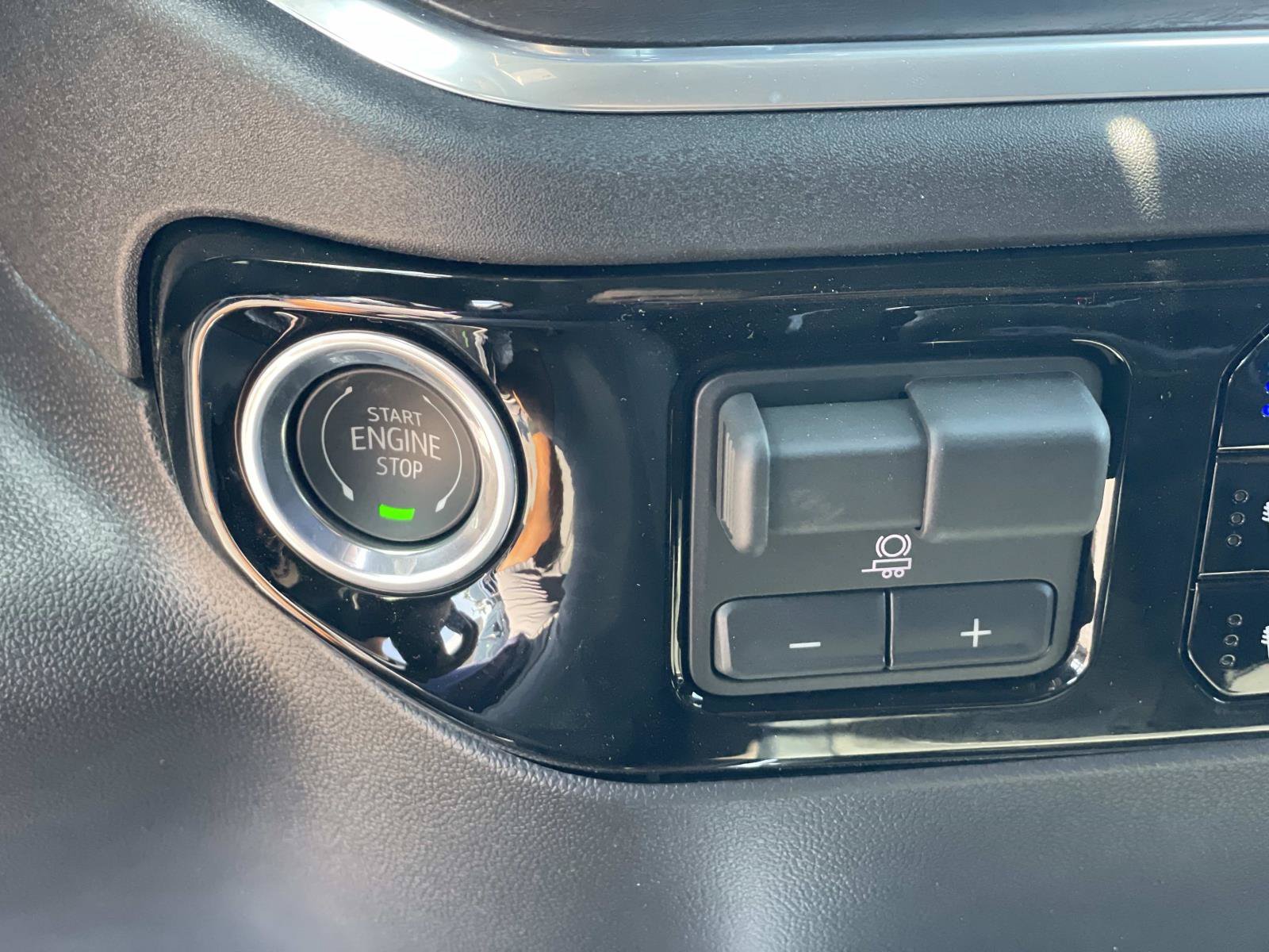 2026 GMC Sierra 1500 SLT - Photo 15
