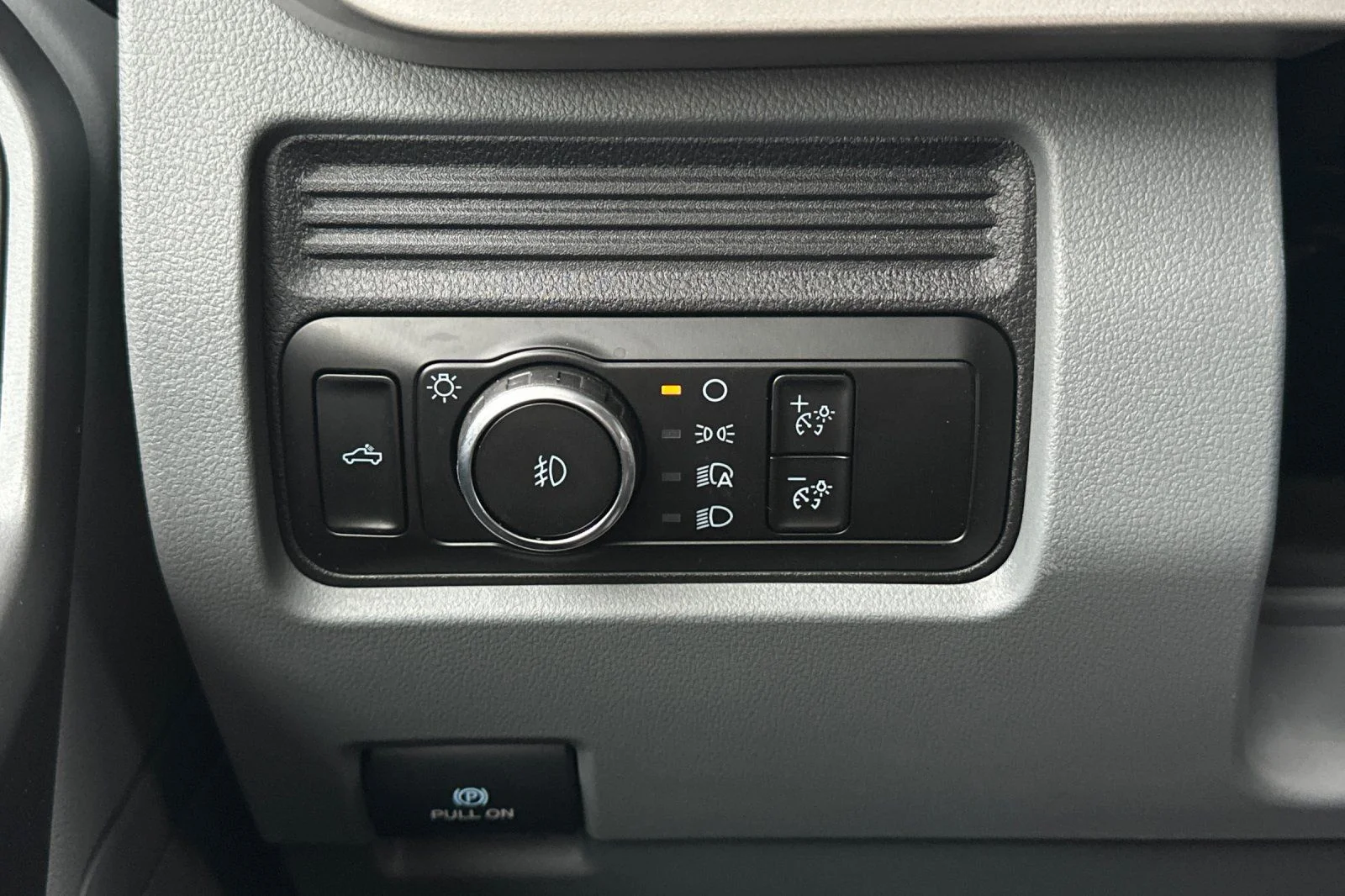 New 2026 Oxford White Ford F-250® XLT image 24