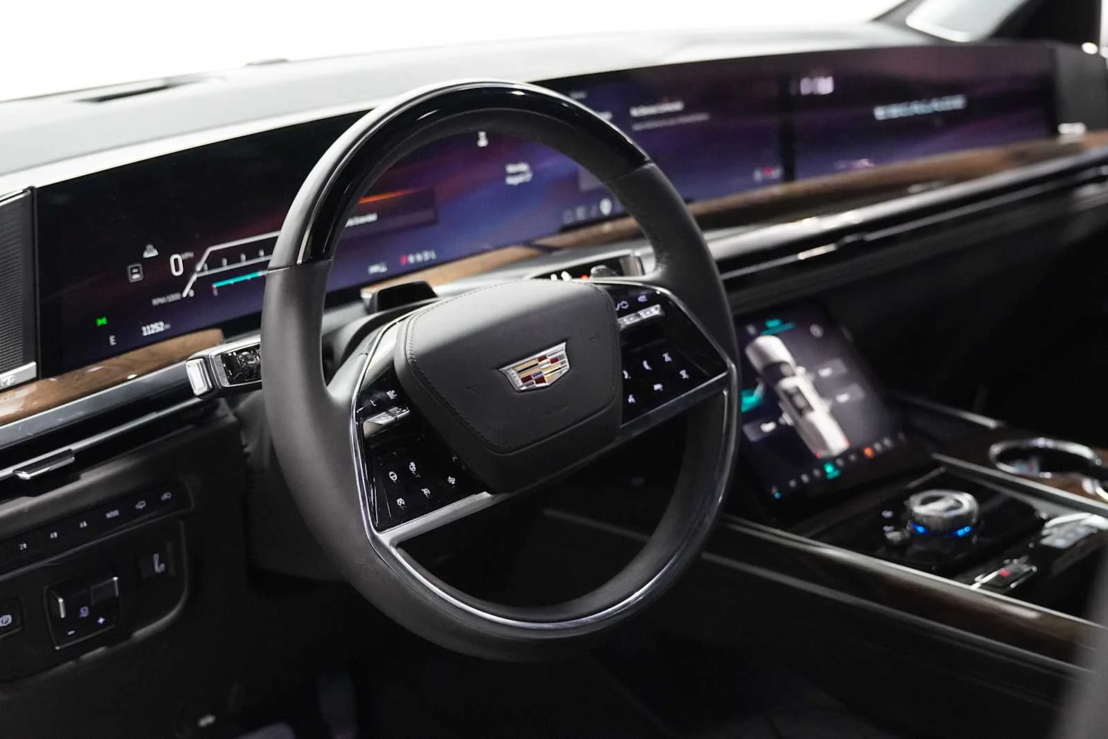 Used 2025 Crystal White Tricoat Cadillac 4WD Premium Luxury Platinum image 10
