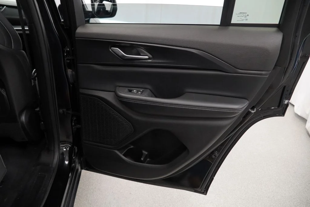 Used 2024 Black Jeep Laredo image 42