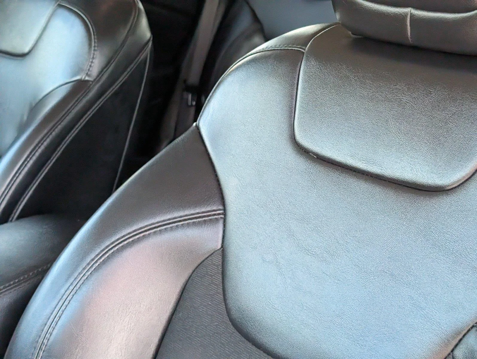 Used 2021 Bright White Clearcoat Jeep Altitude image 12