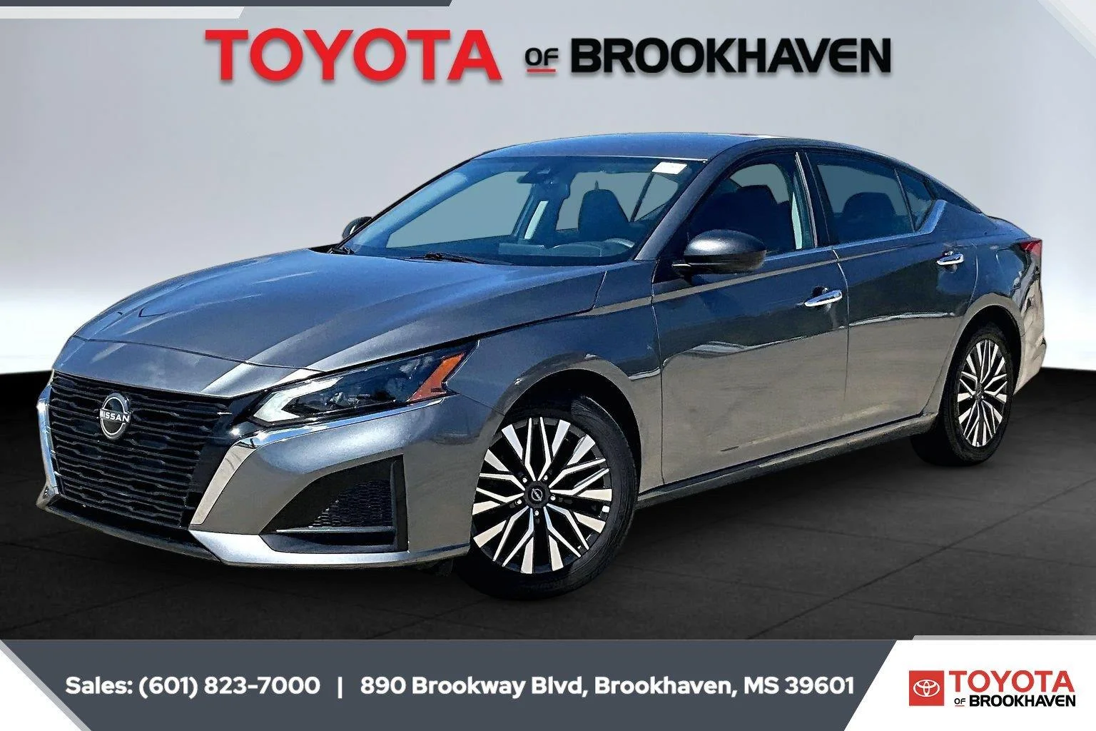 Used 2025 Gun Metallic Nissan SV image 10