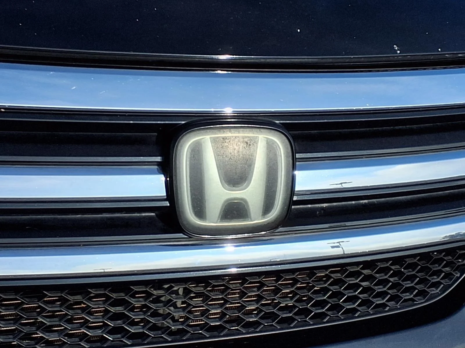 Used 2016 Crystal Black Pearl Honda Touring image 14