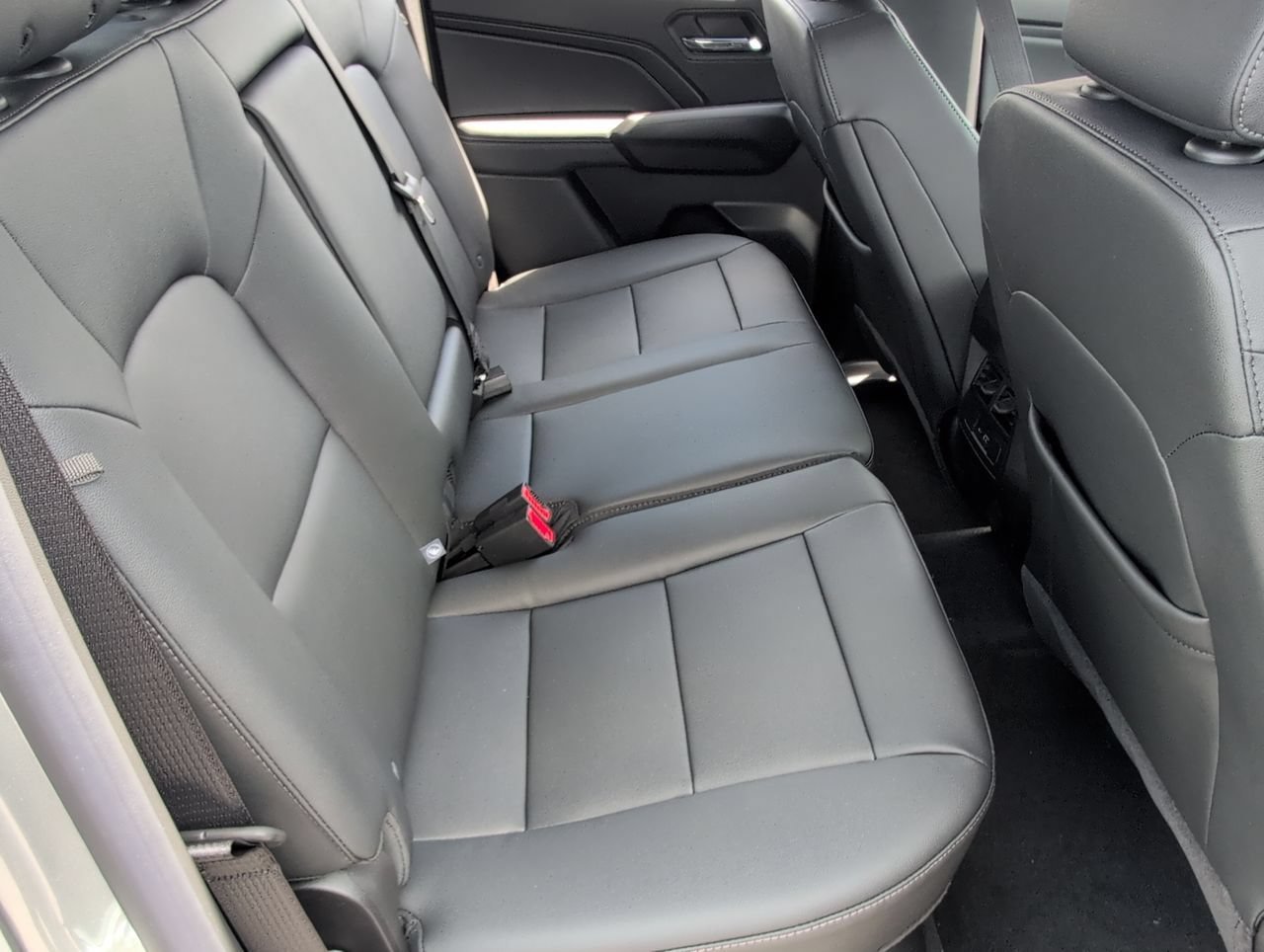 New 2026 Sterling Gray Metallic Chevrolet LT image 25